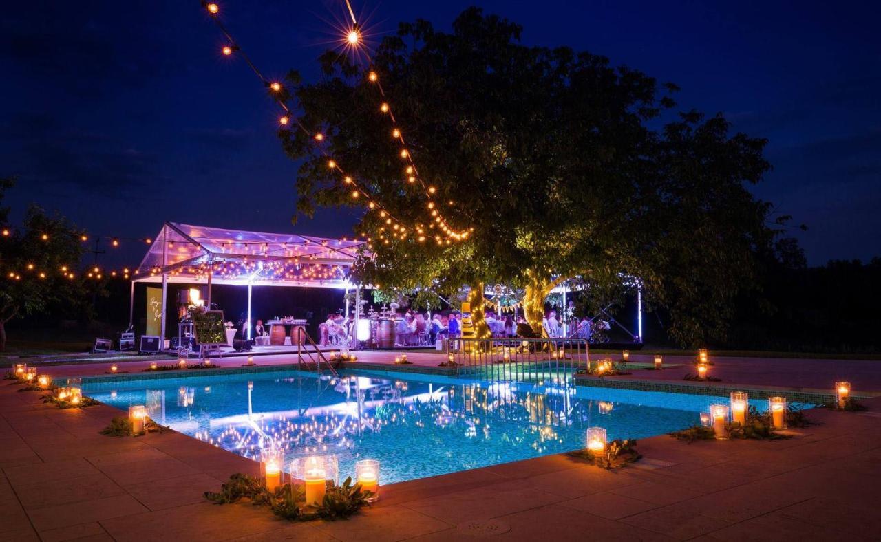 Villa Poropati, Groznjan, Istria - Luxury Countryside Estate For Up To 19 Persons - Large Pool Of 80M2 With Kids Section Eksteriør bilde