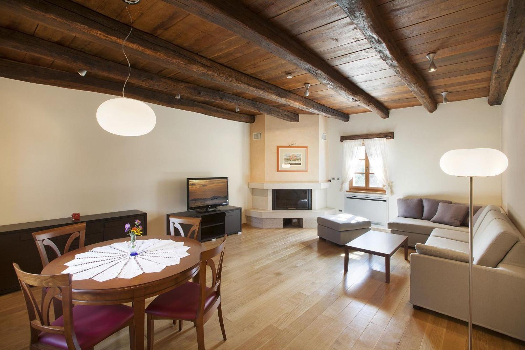 Villa Poropati, Groznjan, Istria - Luxury Countryside Estate For Up To 19 Persons - Large Pool Of 80M2 With Kids Section Eksteriør bilde