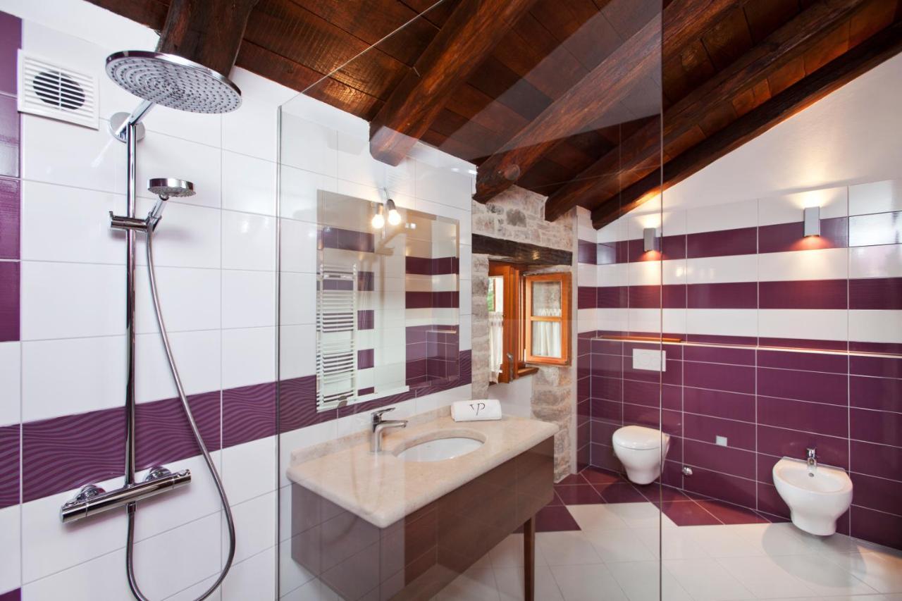 Villa Poropati, Groznjan, Istria - Luxury Countryside Estate For Up To 19 Persons - Large Pool Of 80M2 With Kids Section Eksteriør bilde